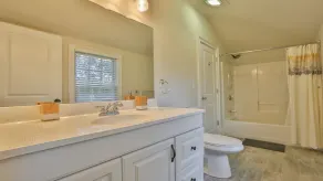 Modern, luxury 5-bed, 4.5-bath w/full basement! Now booking for 2026! - Image 5