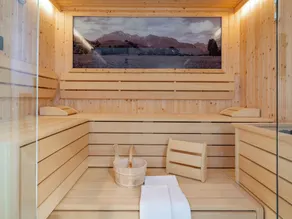 Chalet avec terrasse couverte, sauna et belle vue - Image 3
