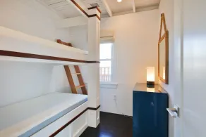 Completely transformed Hampton style cottage!! 2 from Beach!! - Image 3