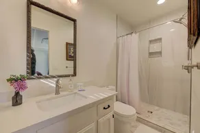 Family Home 5 Beds 3 Baths By Oc - Image 4