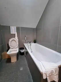 ApartHotel Flat 8 - 10 min to centre by Property Promise - Image 2