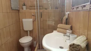 Three bedrooms apartment on ground floor - Image 5