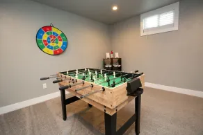 Spacious family retreat with backyard & theater room - Image 3