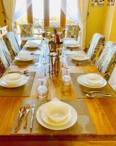 Opvarmet pool, boblebad, bar / spillerum, motionscenter, hule, gratis WiFi, 5 senge med 5 ensuites - Image 5