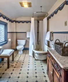 Kitchen, billiard and sun rooms. Walking distance to Main St. downtown. - Image 5