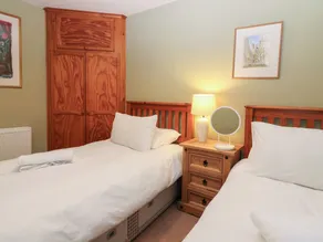1 THE CROSS, pet friendly, character holiday cottage in Dunkeld - Image 5