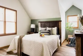 Private modern rustic cabin close to everything. - Image 5