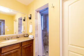 PDM C301-Colorful upper condo - Image 4