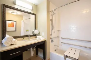Hearing Accessible Queen Studio | Tillgång till pool + GRATIS daglig frukost ingår - Image 5