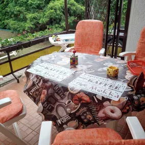 Holiday home with large, well-maintained garden - Image 2