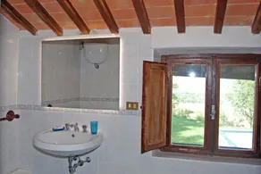 Villa med swimmingpool nedsænket i 10 ha i hjertet af Chianti, nær Siena - Image 5