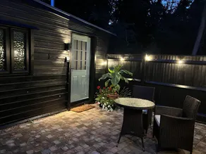 Charming Woodland Lodge 2 person 1 bedroom - Image 3