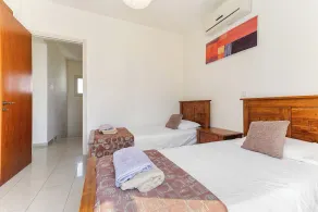 Coral Bay Villa - Sleeps 6 - Pool - Parking - Image 4