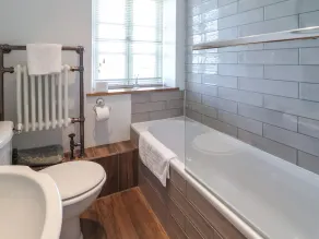 RED FAWN COTTAGE, pet friendly, character holiday cottage in Blockley - Image 4