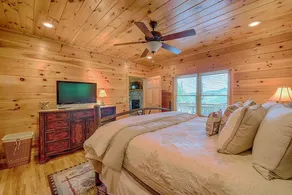 Charm 2 BR Log Home - Super vues, acc��s pavé, spa, privé et WIFI - Image 5
