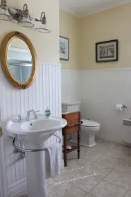 Vacation Home Located Steps from North Shore Beach, 10 Minutes Away From Golf - Image 2