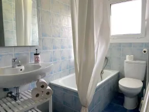 APARTAMENTOS AQUARIUM (22). VUE SUR LA MER. 100 METRES DE LA PLAGE. 6 PERSONNES. - Image 2