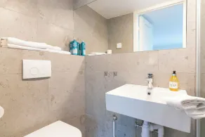 Falsterbo Guesthouse - Modern Comfort with Private Patio - Image 3