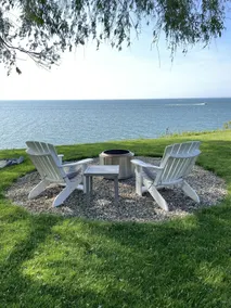 Relax on Lake Erie at our charming 2-bedroom cottage - Image 5