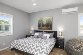 Gorgeous Huge Studio Condo with In Room Jacuzzi Tub - Image 5