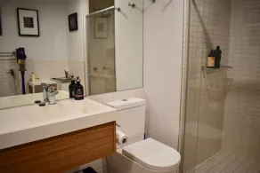 Lovely Light-Filled Apt in the Heart of CBD! - Image 2