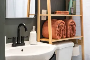 City Boho ✦ New Kitchen ✦ King Bed ✦ WFH - Image 3