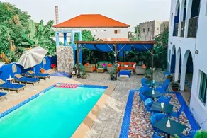 Modern Well run Apartments with pool, walking distance to the beach - Image 5