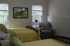 Historic Downtown Bristol Apartment - Image 5