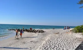 Naples Home Centrally Located Close To Beach & Restaurants - Image 5