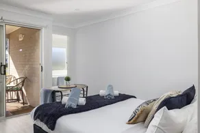 Whale Studio Suite Fisherman's Bay - Image 5