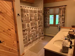 Adirondack Waterfront Lodge Close to Old Forge with A/C and Heated Garage - Image 4