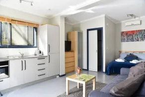 Studio Apartment in Leafy Hurstbridge - Image 4