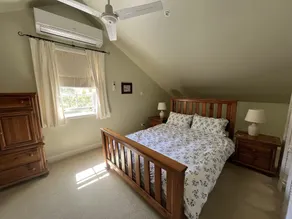 Gorgeous 2 bedroom cottage at Mograni Creek Estate with vineyard, valley views - Image 5