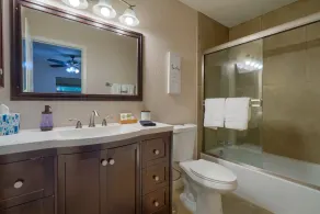 SCOTTSDALE CONDO/OLDTOWN ACROSS STREET FROM FASHION SQUARE MALL...NEW REMODEL - Image 2