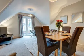 The Spencer Suite in Oxford - Image 5