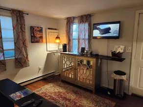 Cottage,  close to Lake, Ski, Hike, Concerts - Image 2