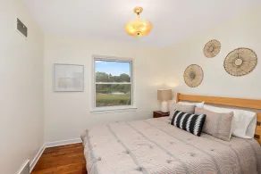 Lakefront Oasis: Hot Tub & Private Beach - Image 5