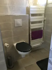 House sold. rentals cancelled - Image 4