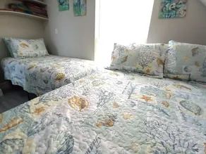 SEA LA VIE BEACH HOME ON 500 BLOCK-1/2 A MILE FROM OCEAN,SLEEPS 6, Fenced yard - Image 4