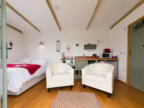 1 bedroom accommodation in Wootton Bridge - Image 3