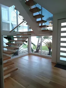 Direct Beachfront Luxury | Hamptons-Style Escape | Jefferson Lane, Palm Beach - Image 2
