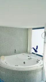 Tastefully furnished maisonette apartment - Image 4
