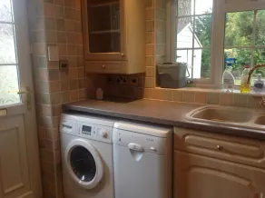 1 bedroom self-contained Annex/apartment near West Byfleet Station - Image 2