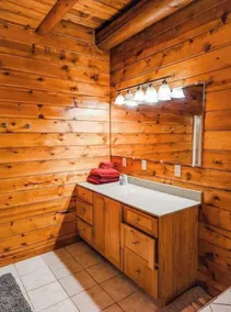 Beautiful Cabin on a Vineyard - Image 3