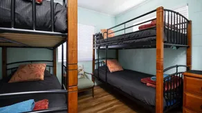 Wohnung im ersten Stock in der Nähe von Geschäften, Park und Wasser! - Image 5