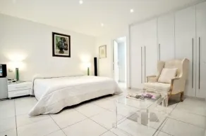 Luxury Villa in Mougins for 8 People - Image 5