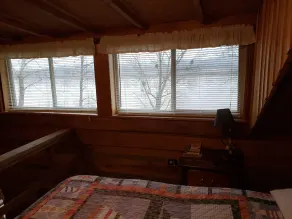 Riverfront Cabin with hot tub  - Image 5
