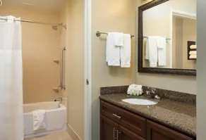 2BR Queen Suite w/ Full Kitchen | Free Breakfast - Image 5