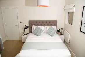 Empire House - Image 4