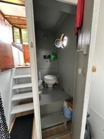London Dutch Barge - Sleeps 3 & Cosy Fireplace - Image 3